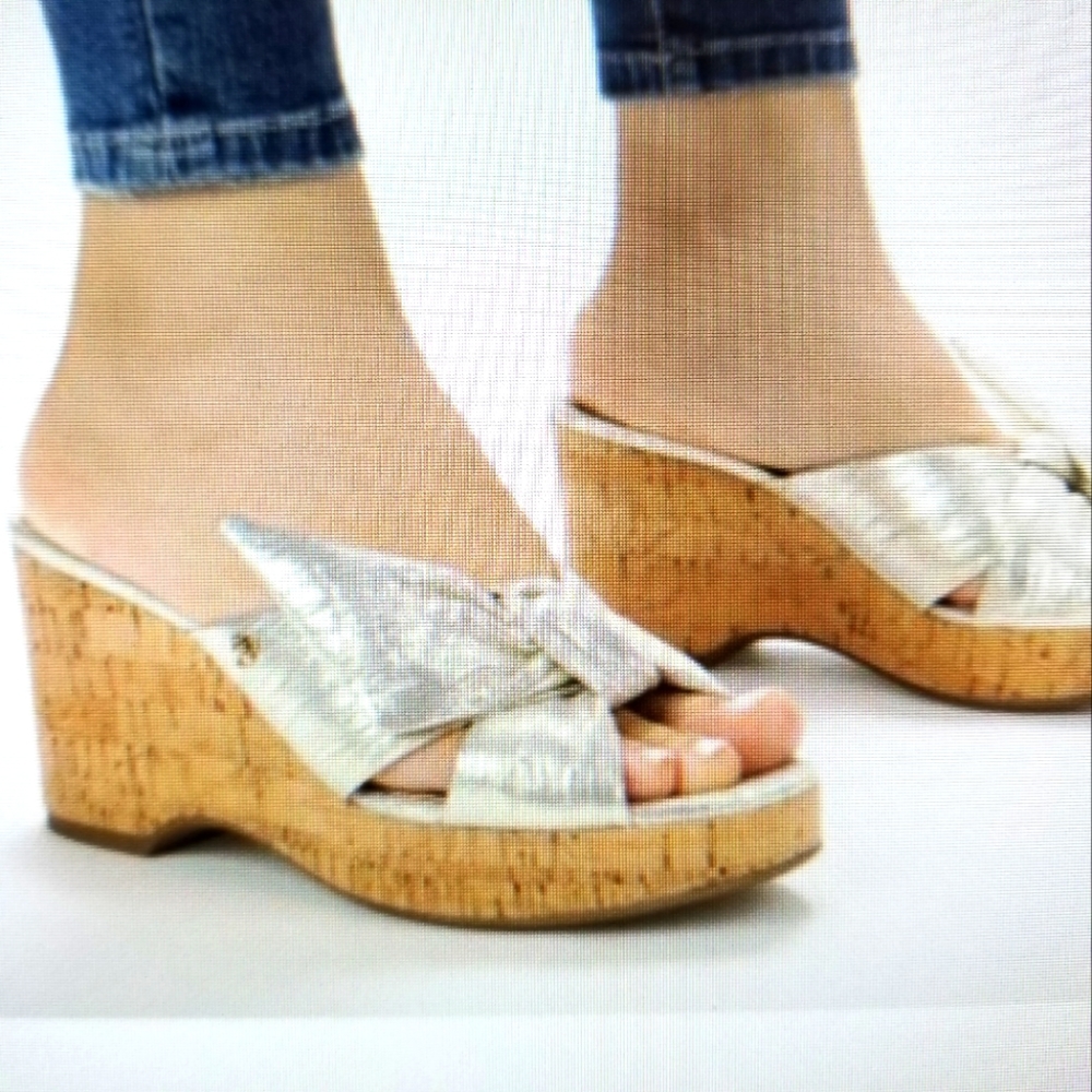 Sam and Libby woman's Claudia wedge comfy shoe sandal 70s vibe